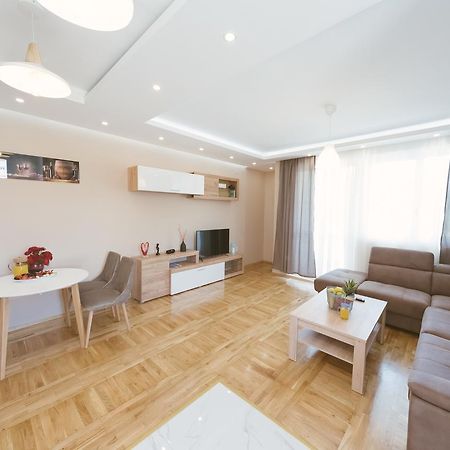 Apartment Luxury Explorer Podgorica Luaran gambar