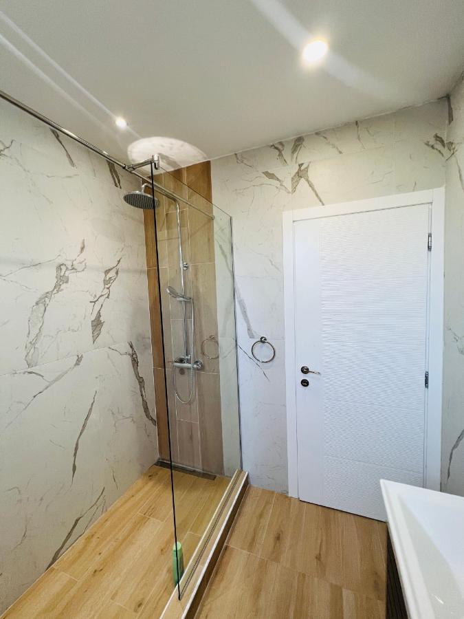 Apartment Luxury Explorer Podgorica Luaran gambar